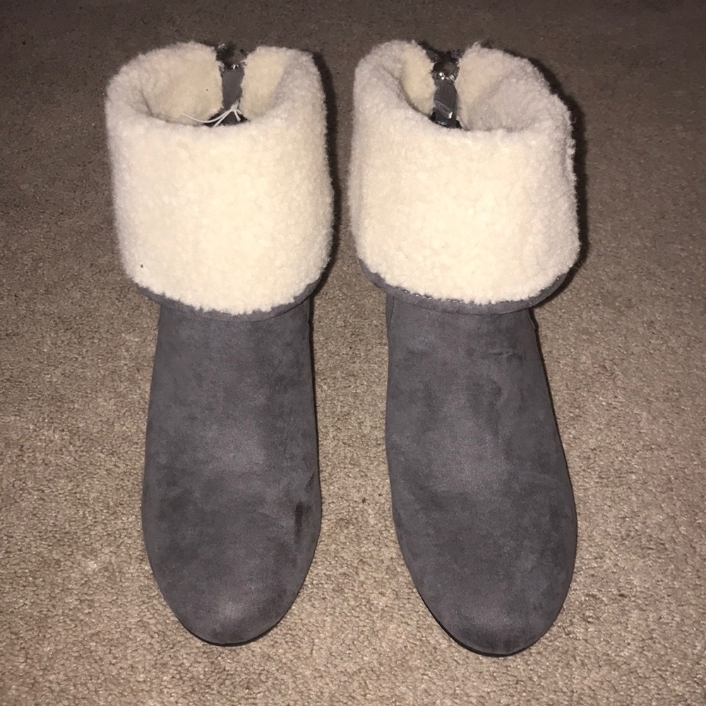Charming Charlie Size 9 Dark Gray Boots